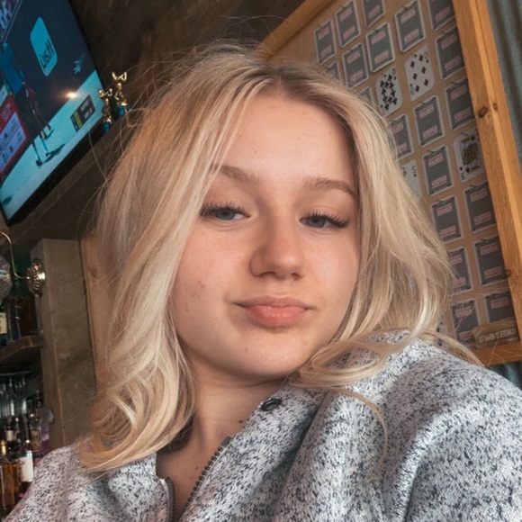 Meet your Posher, Kaylee - Picture 1 of 1